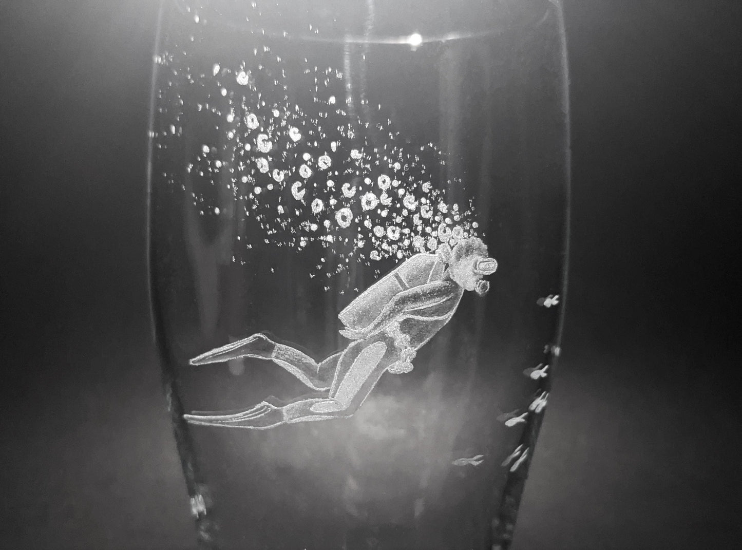 Hand Engraved Scuba Diver Pint Glass – Personalised Diving Gift