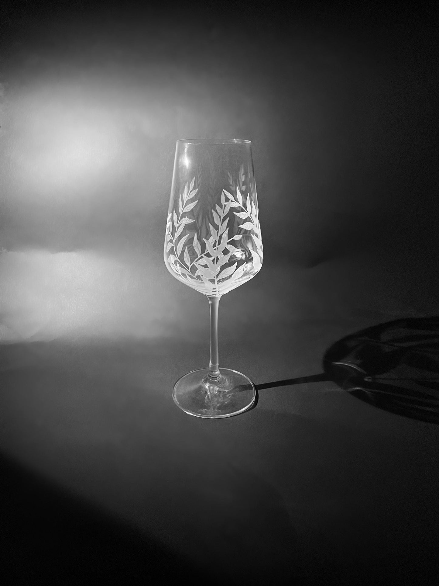 Personalisable Leaf Wine Glass - Hand Engraved Leaves