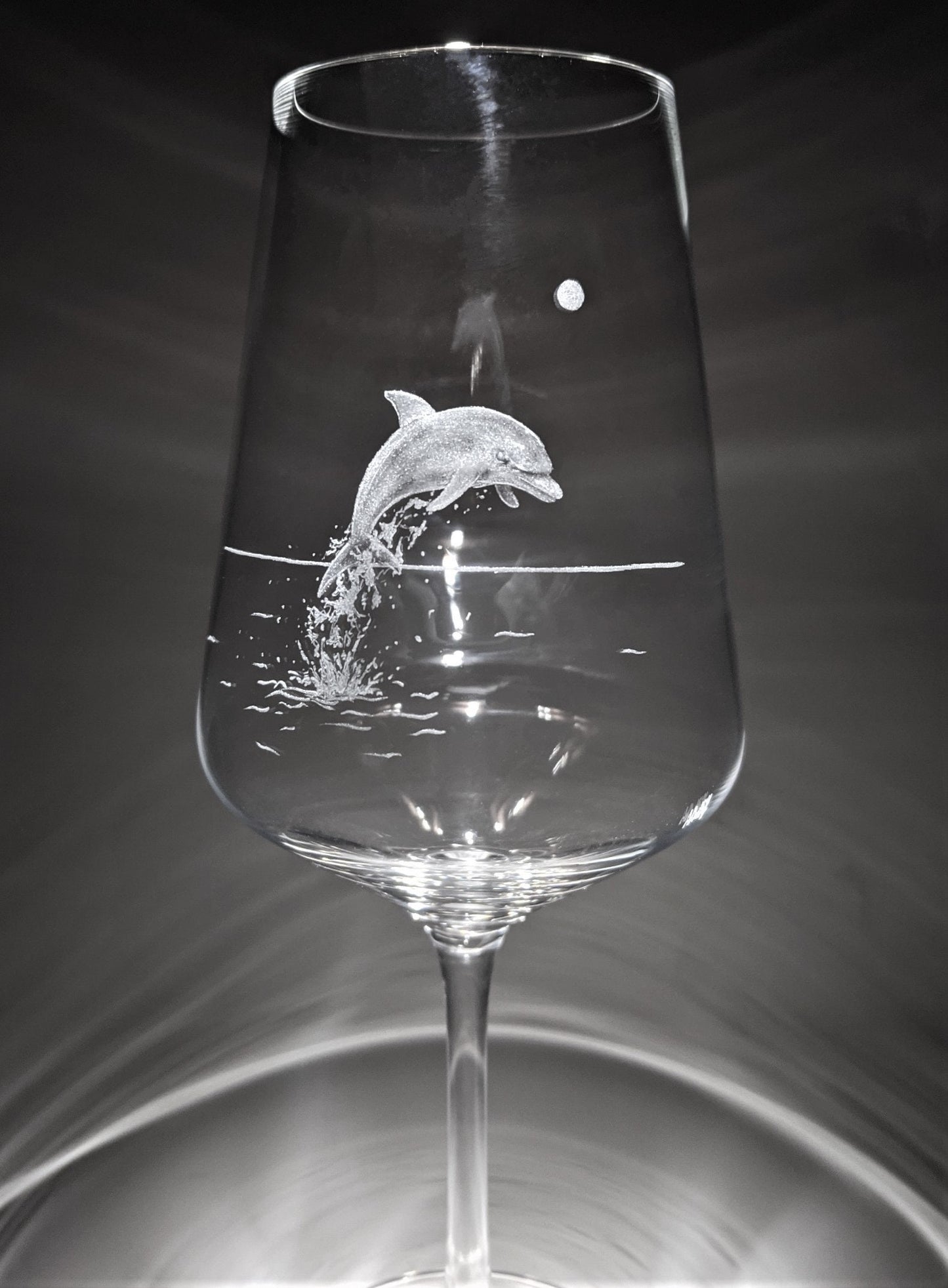 Hand Engraved Dolphin Wine Glass – Ocean Gift