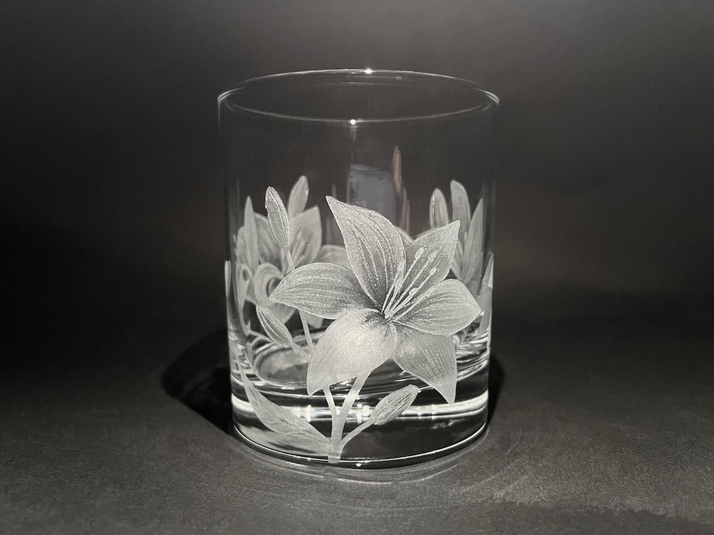Hand Engraved Lily Whisky Glass - Lily Flowers Gift