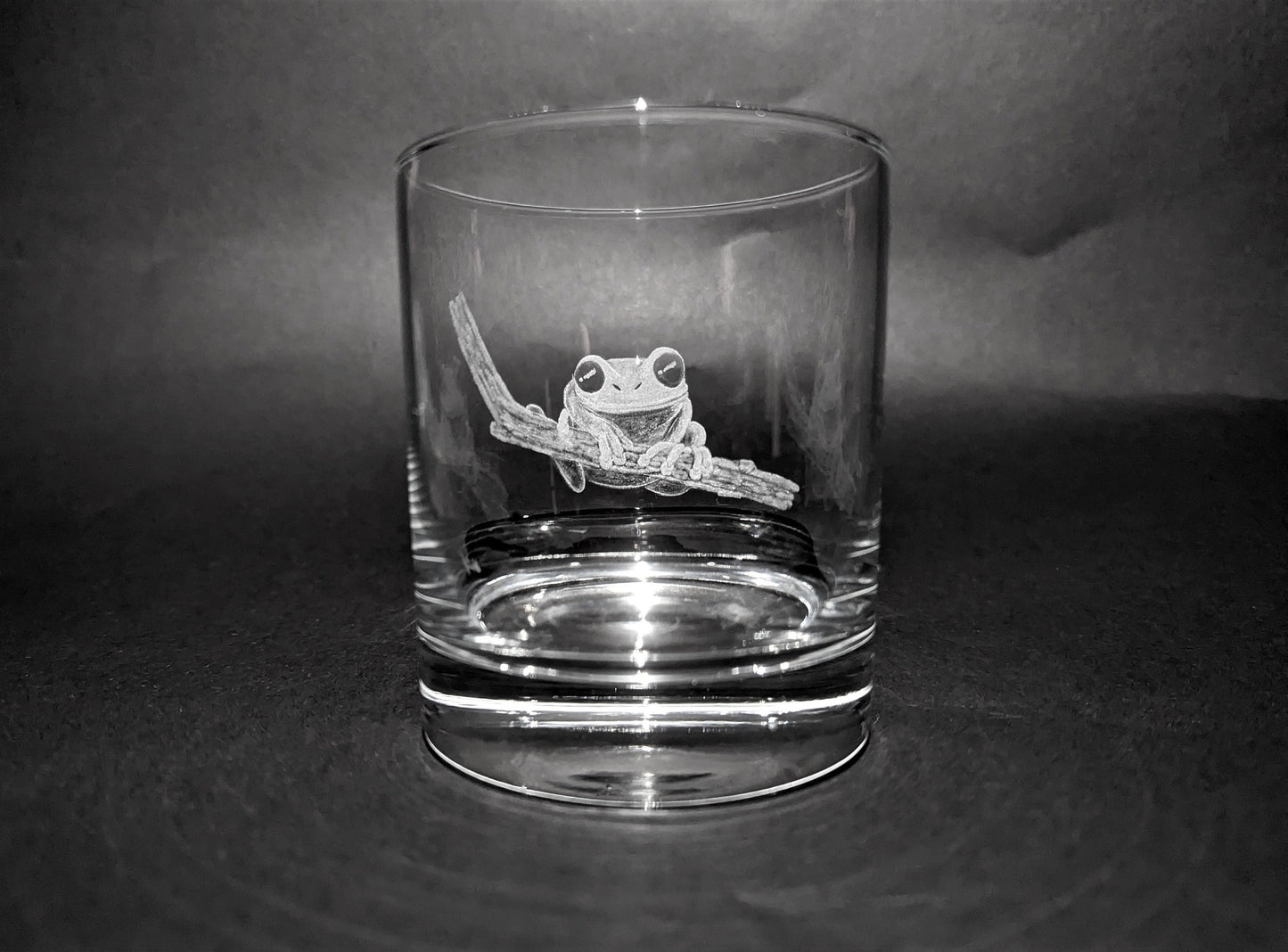 Hand Engraved Frog Whisky Glass - Frog Lover Gift