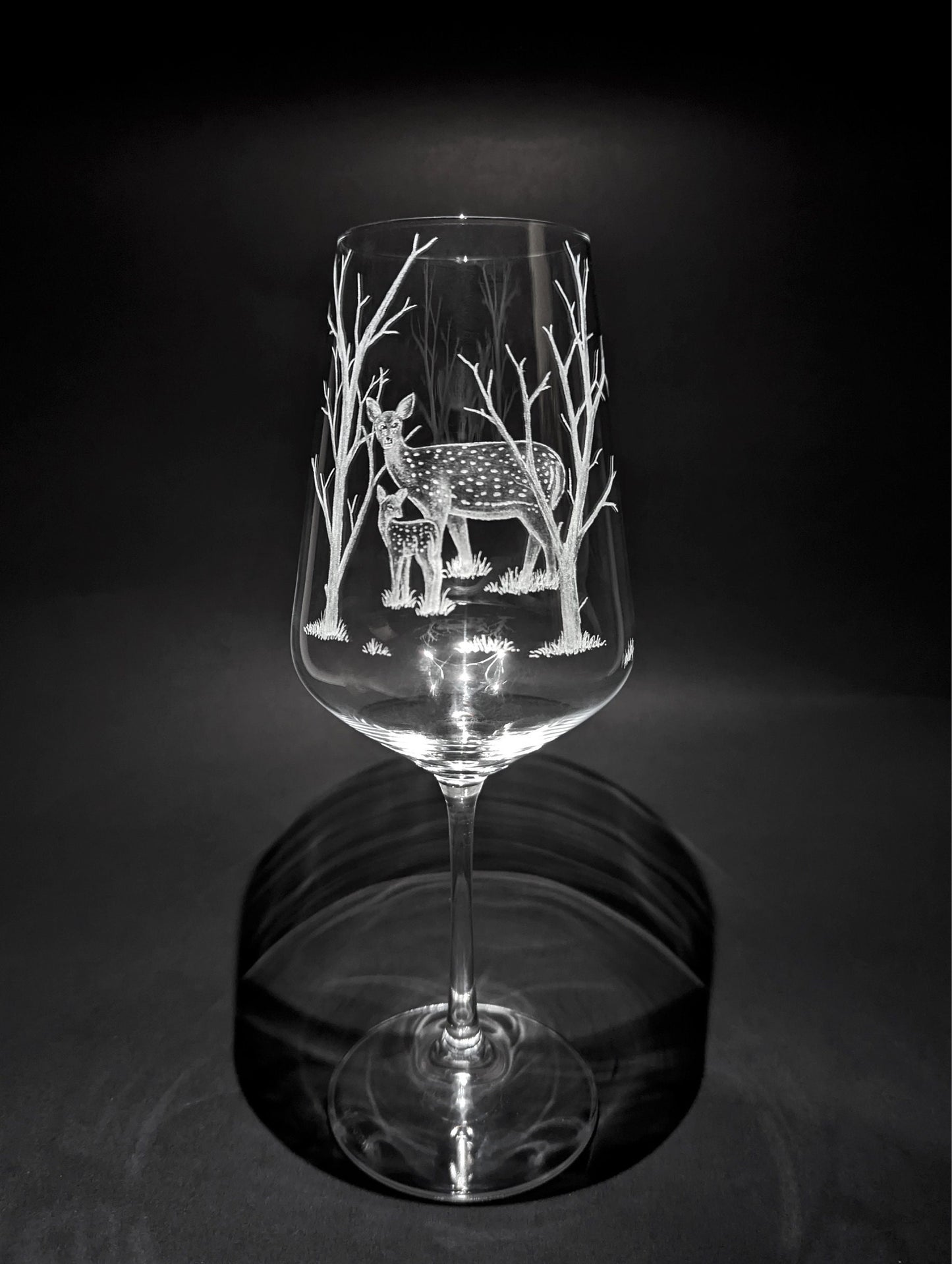 Hand Engraved Mum & Baby Deer Wine Glass – Unique Deer Gift