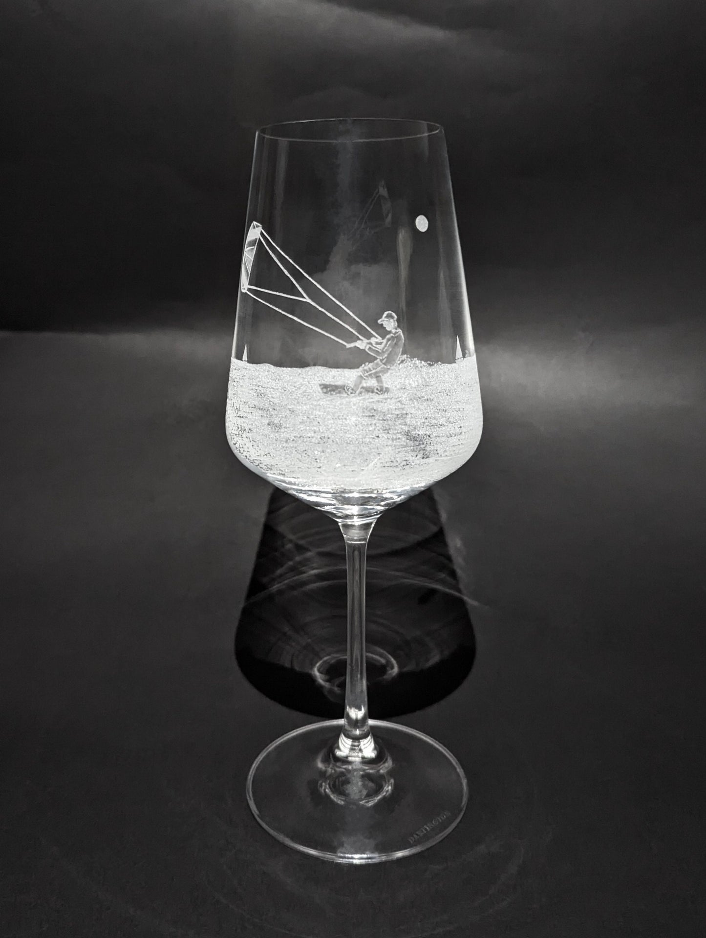 Hand Engraved Kitesurfing Wine Glass – Kite surfer Gift