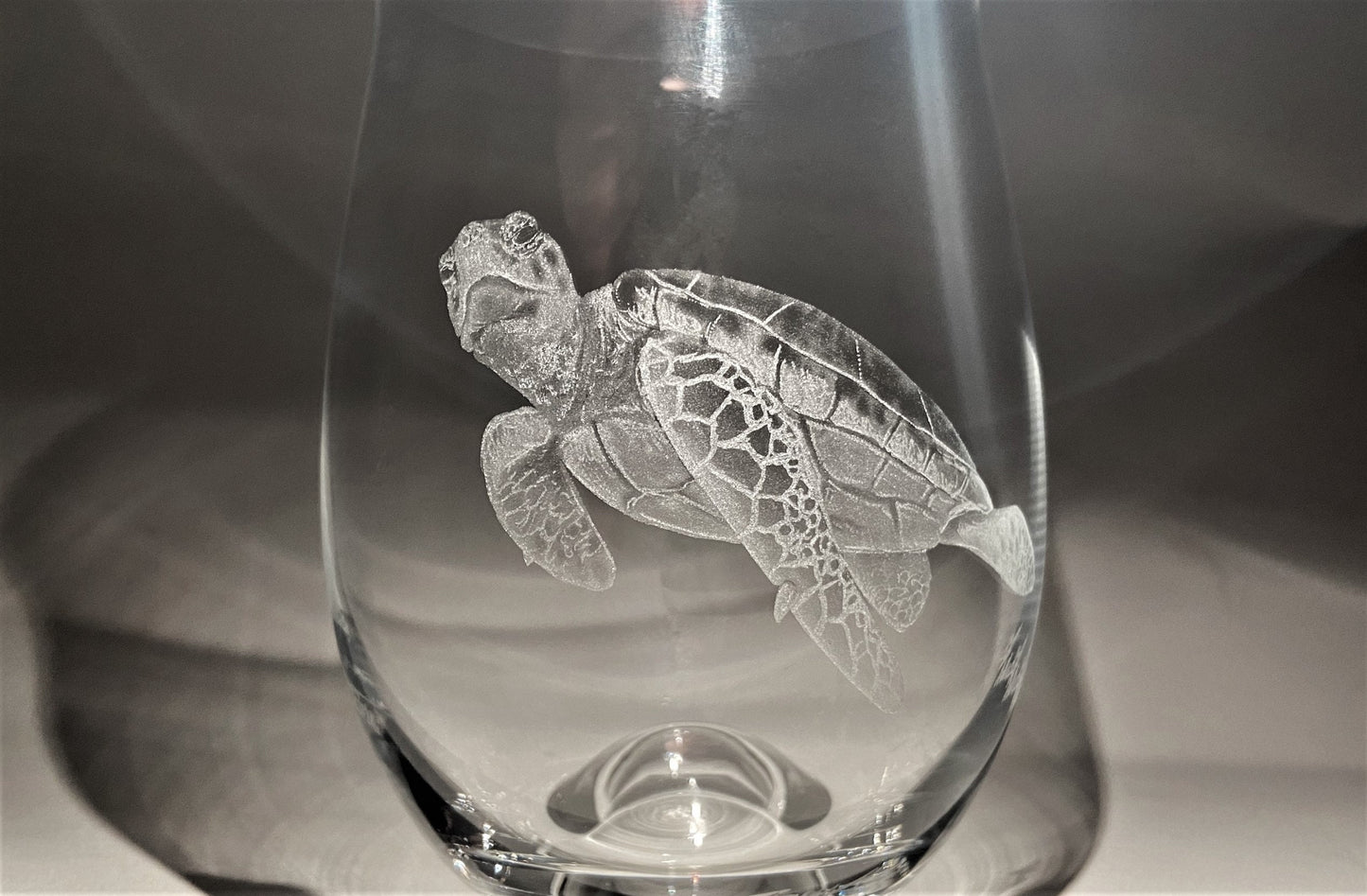 Customised Sea Turtle Stemless Wine Glass - Unique Turtle Gift