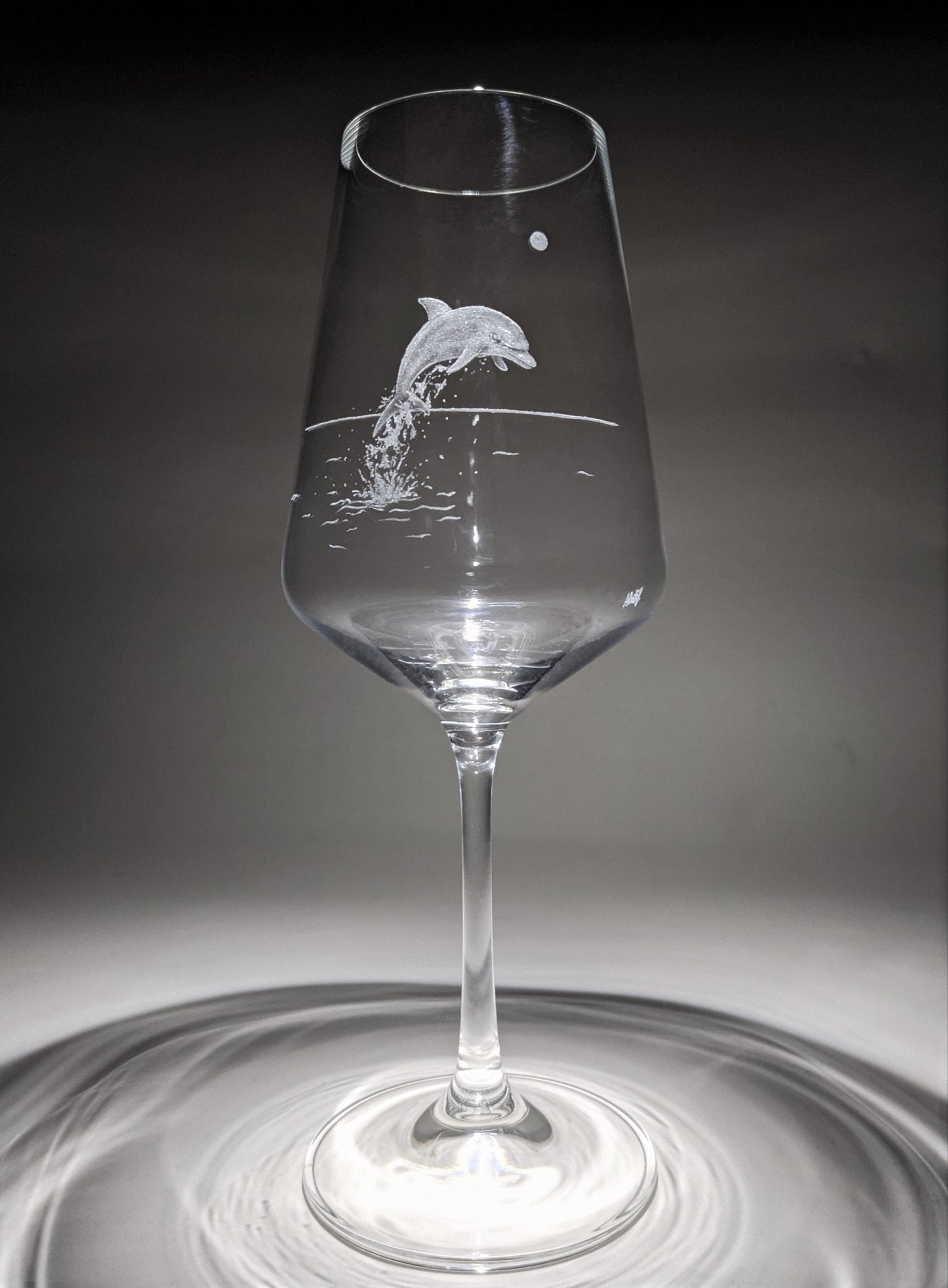 Hand Engraved Dolphin Wine Glass – Ocean Gift