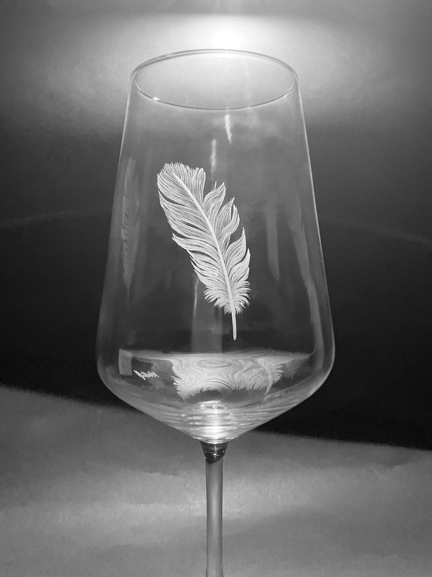 Hand Engraved Feather Wine Glass – Symbolic Remembrance Gift