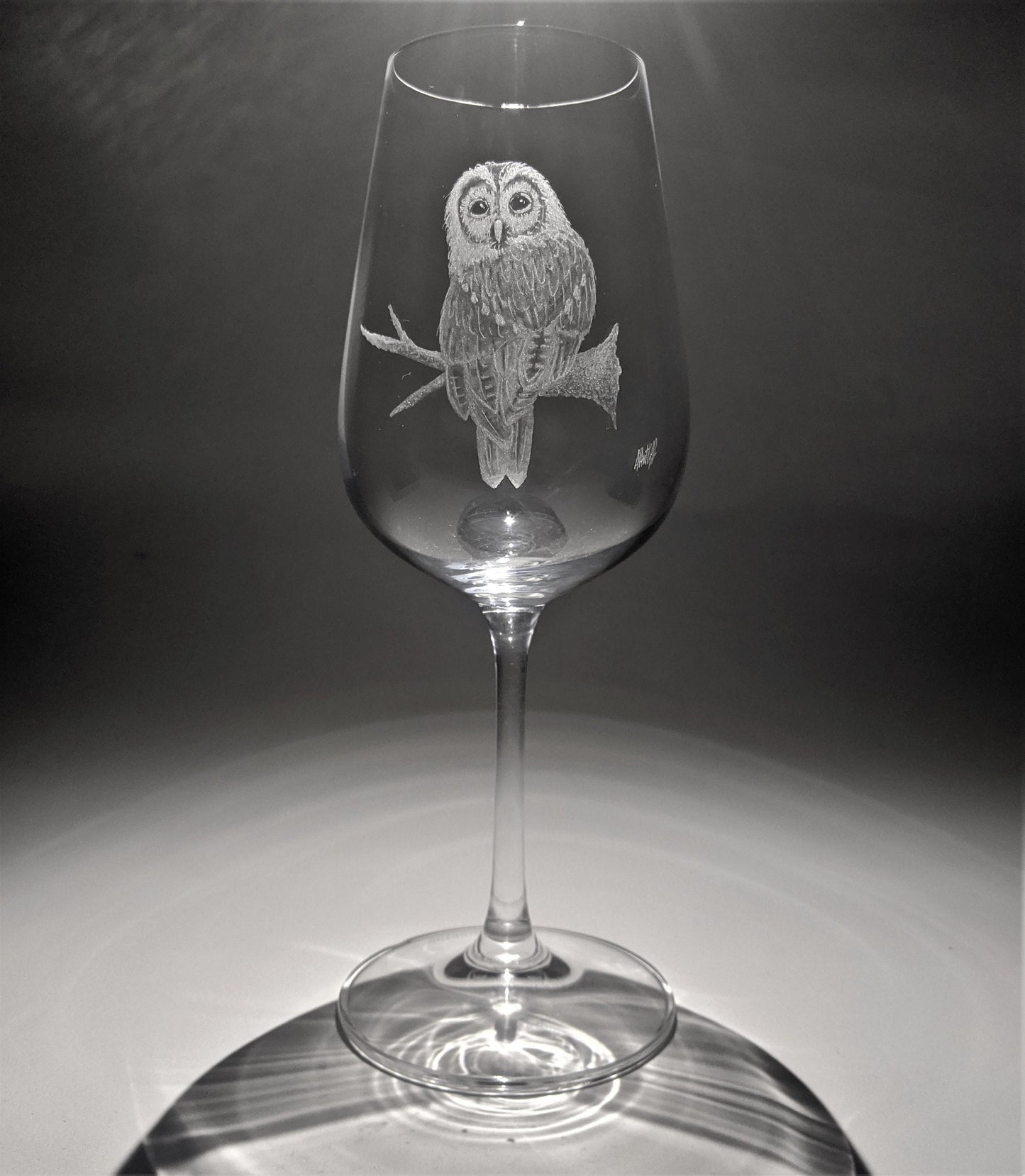Hand Engraved Owl Wine Glass - Personalized Animal Lover Gift