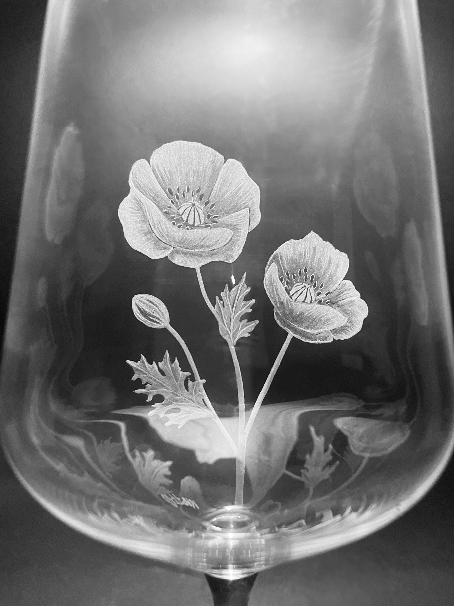 Hand Engraved Poppy Wine Glass – Remembrance & Floral Gift