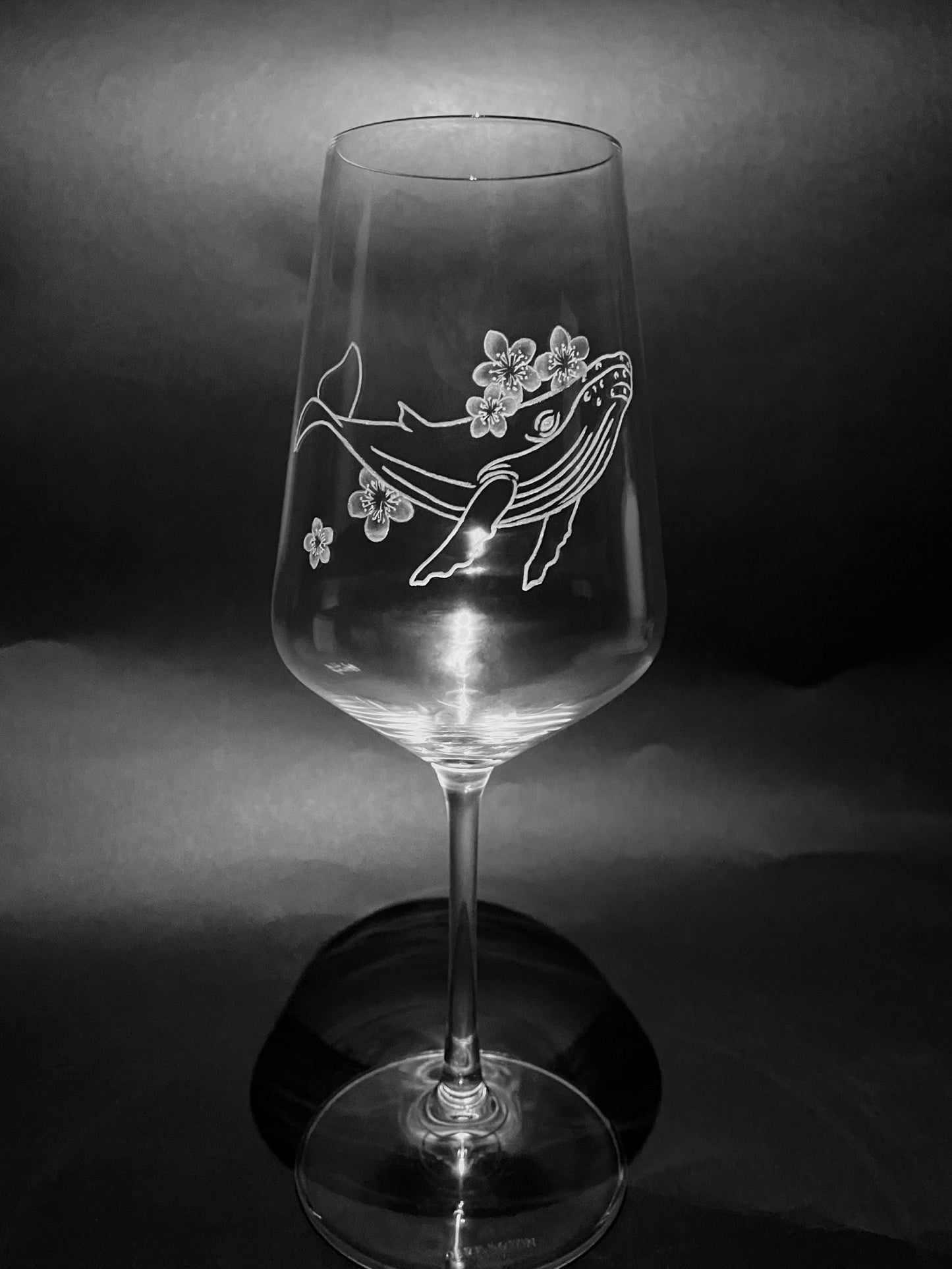Hand Engraved Whale & Flowers Wine Glass – Humpback Whale Gift