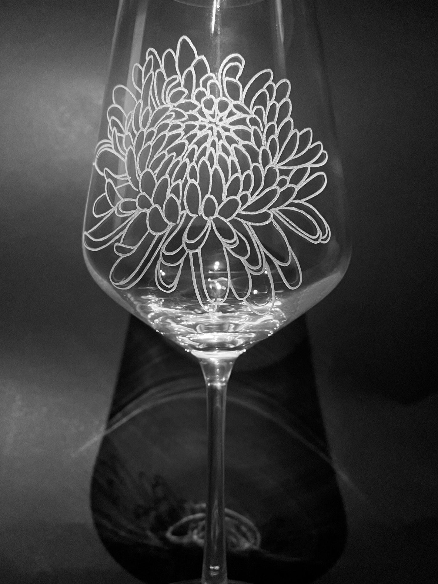 Hand Engraved Chrysanthemum Wine Glasses -  Chrysanthemum Flower Gift