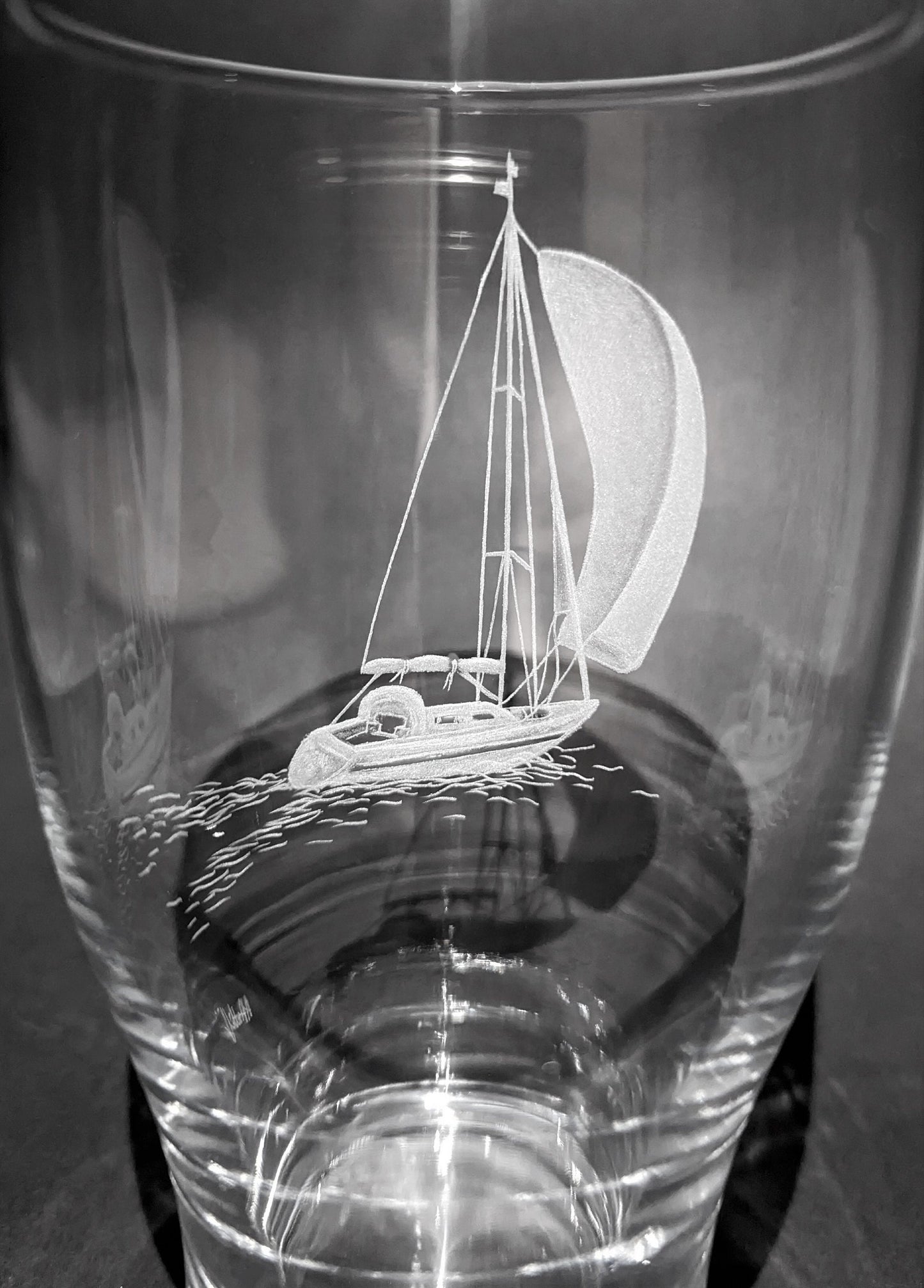 Hand Engraved Sailing Yacht Pint Glass – Nautical Beer Gift