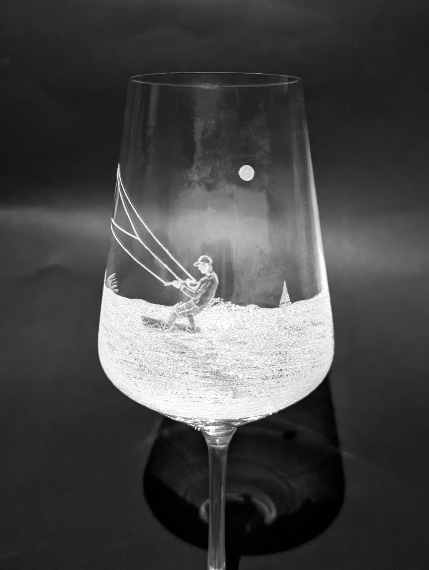 Hand Engraved Kitesurfing Wine Glass – Kite surfer Gift