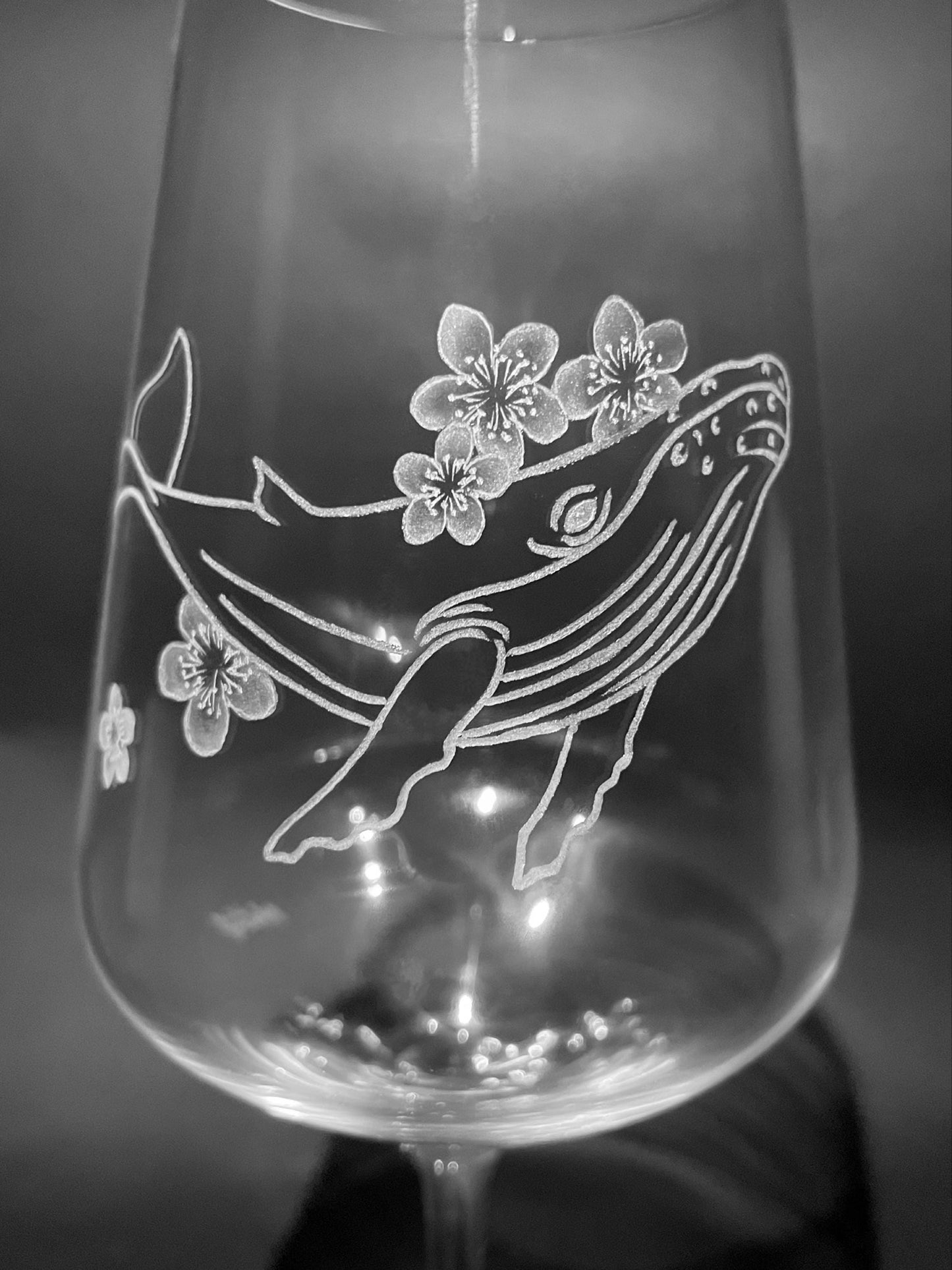 Hand Engraved Whale & Flowers Wine Glass – Humpback Whale Gift