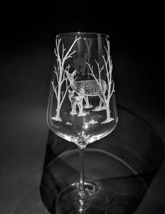 Hand Engraved Mum & Baby Deer Wine Glass – Unique Deer Gift