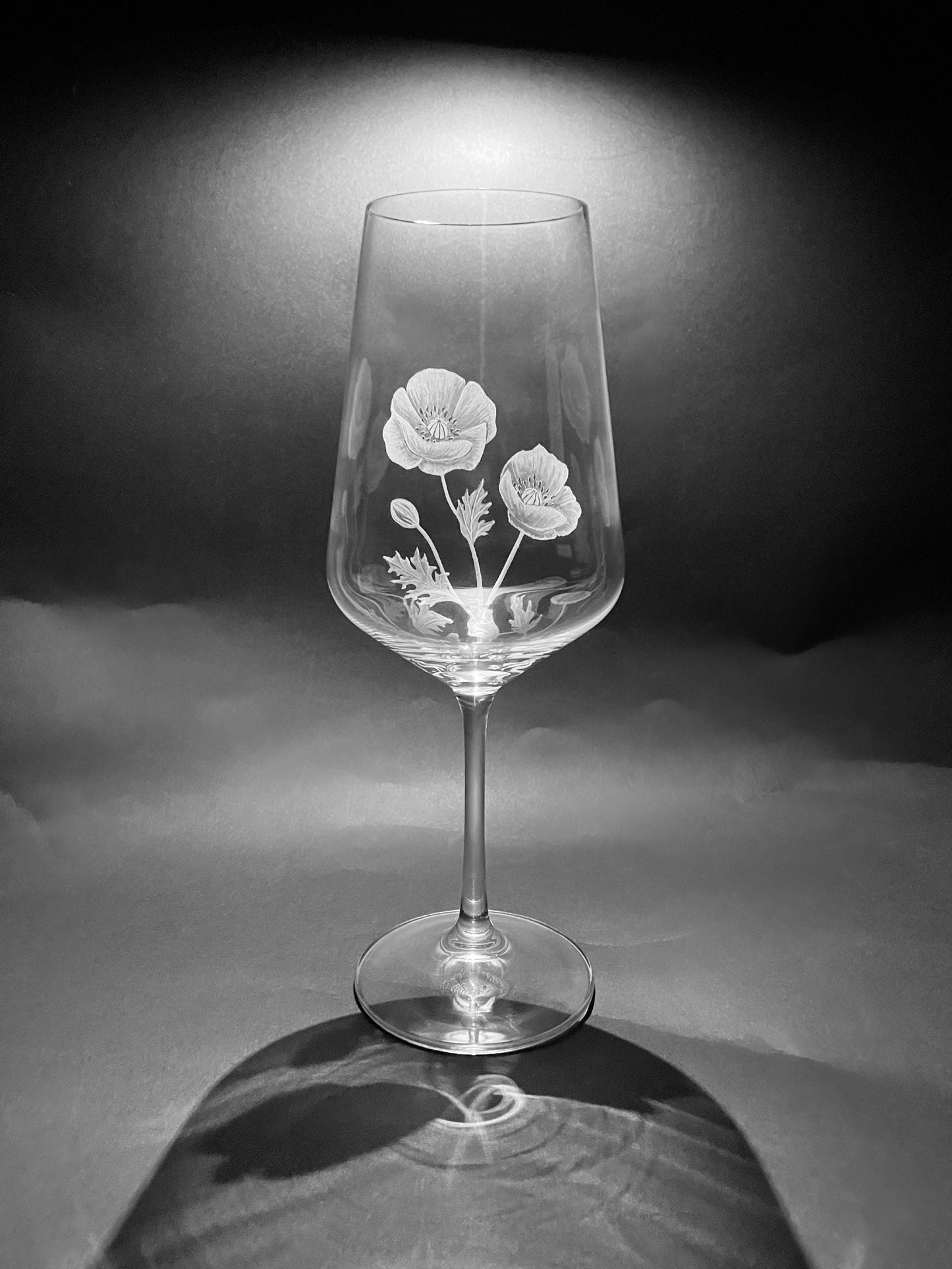Hand Engraved Poppy Wine Glass – Remembrance & Floral Gift