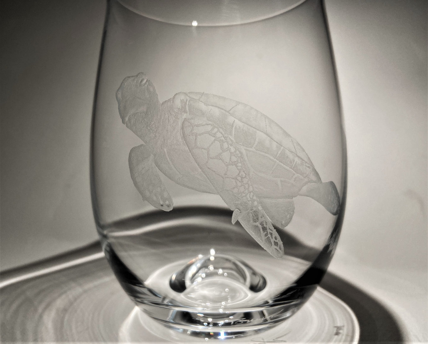 Customised Sea Turtle Stemless Wine Glass - Unique Turtle Gift