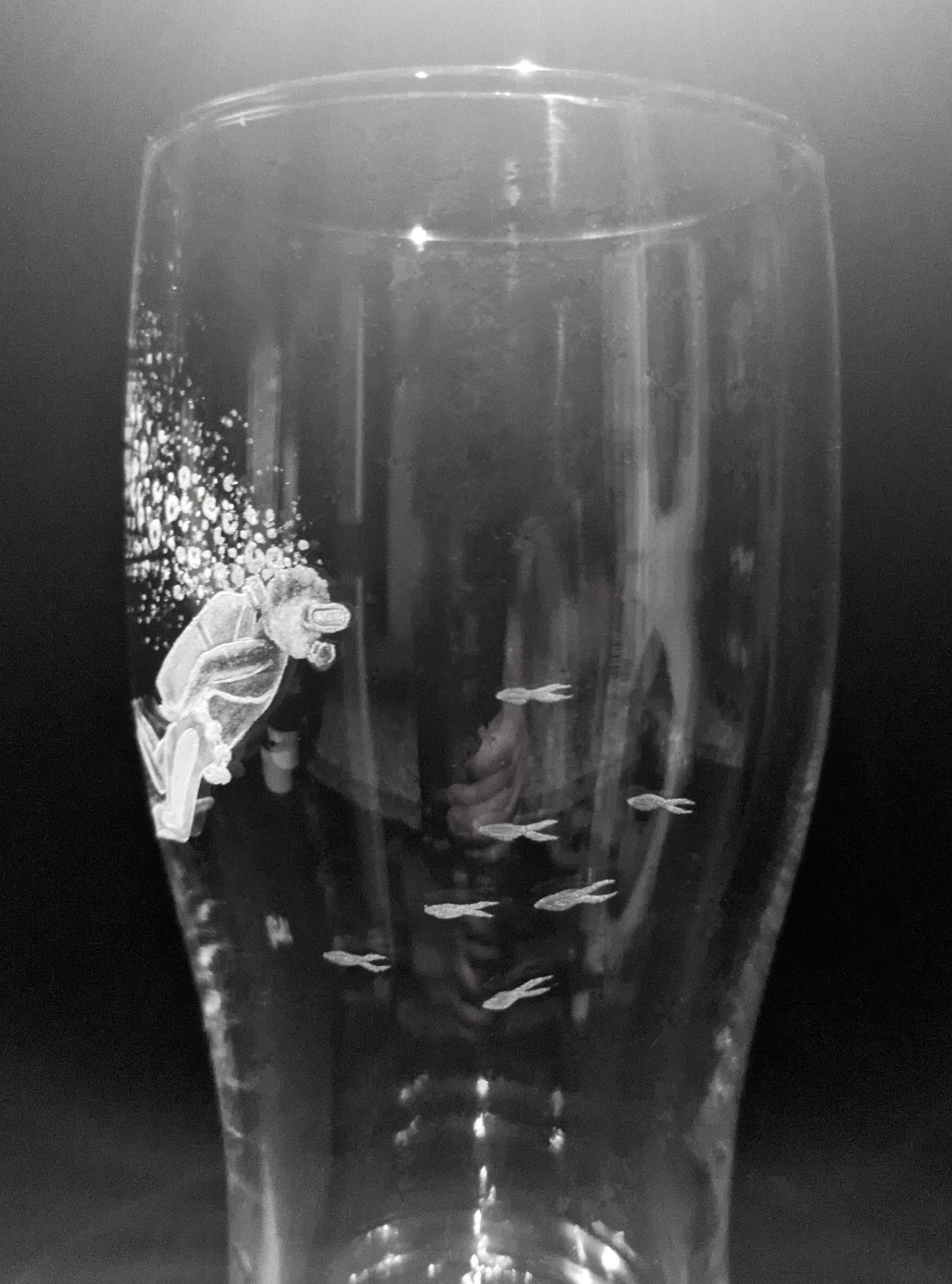 Hand Engraved Scuba Diver Pint Glass – Personalised Diving Gift