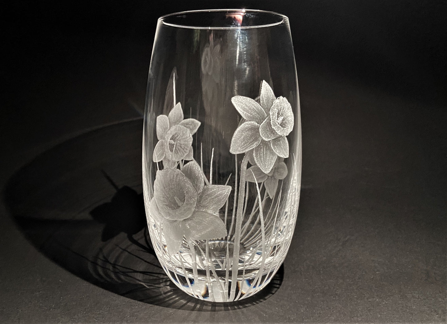 Hand Engraved Daffodil and Robin Vase - Robin and Flowers Gifts