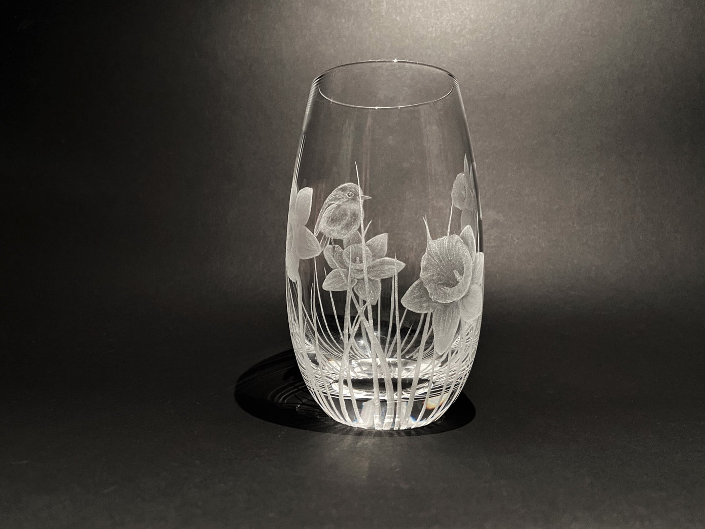 Hand Engraved Daffodil and Robin Vase - Robin and Flowers Gifts