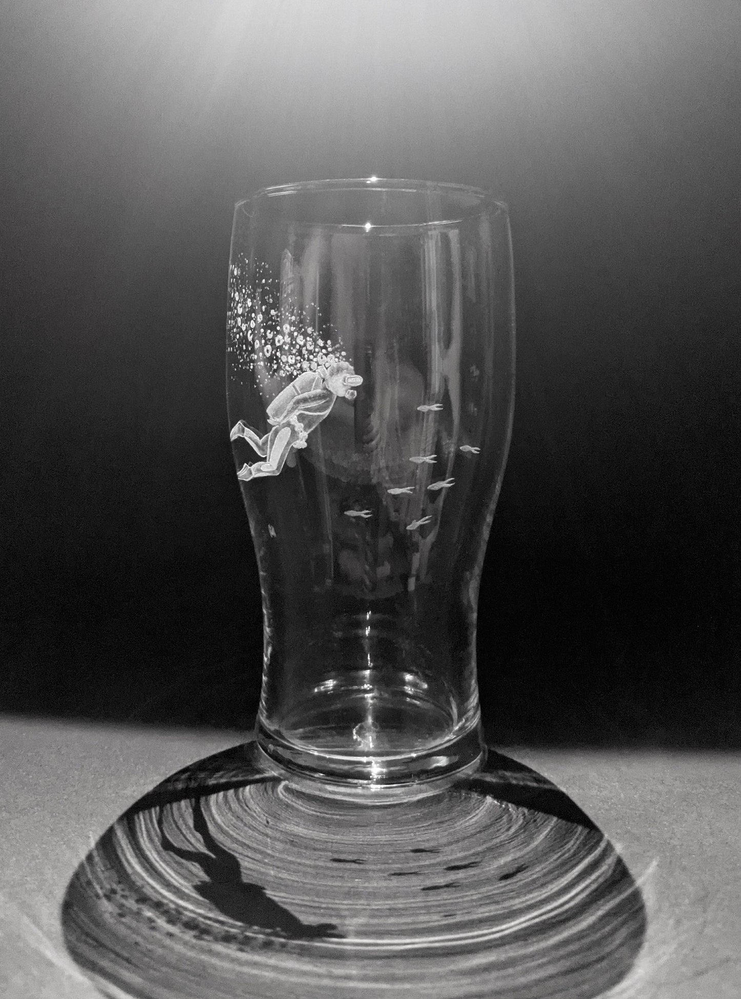 Hand Engraved Scuba Diver Pint Glass – Personalised Diving Gift