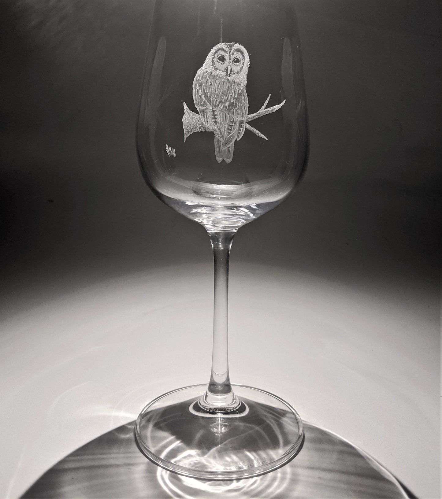 Hand Engraved Owl Wine Glass - Personalized Animal Lover Gift