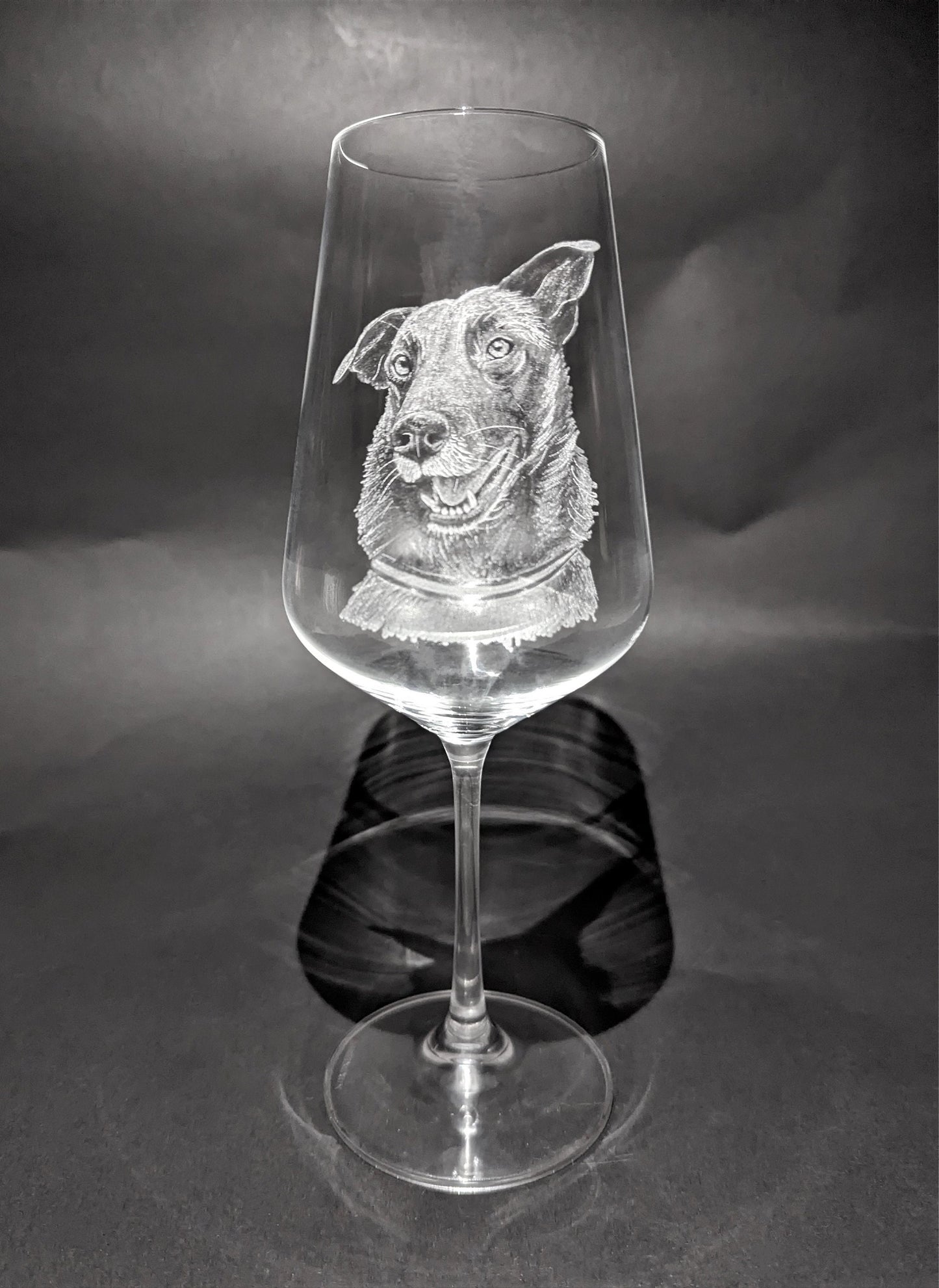 Hand Engraved Custom Pet Pint Glass – Personalised Pet Portrait Gift