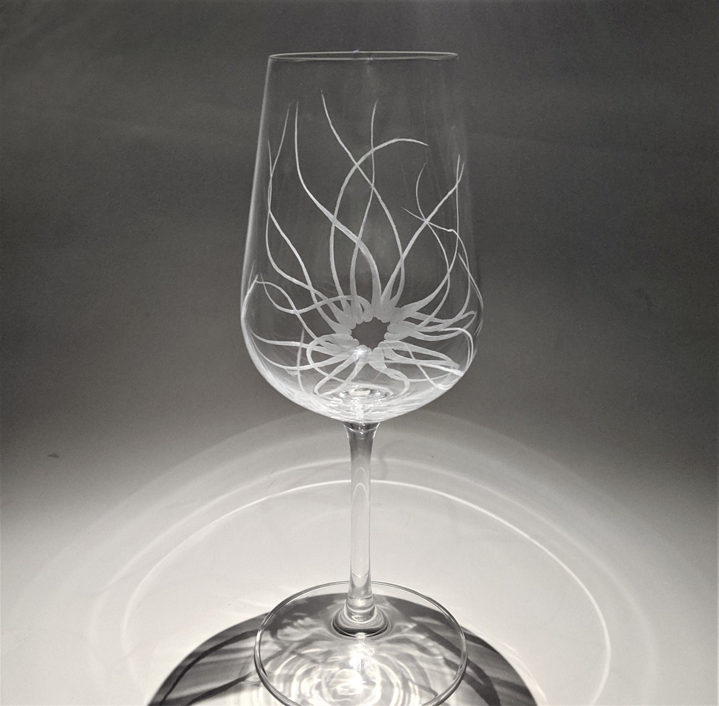 Hand Engraved Sea Anemone Wine Glass – Marine Life Ocean Gift