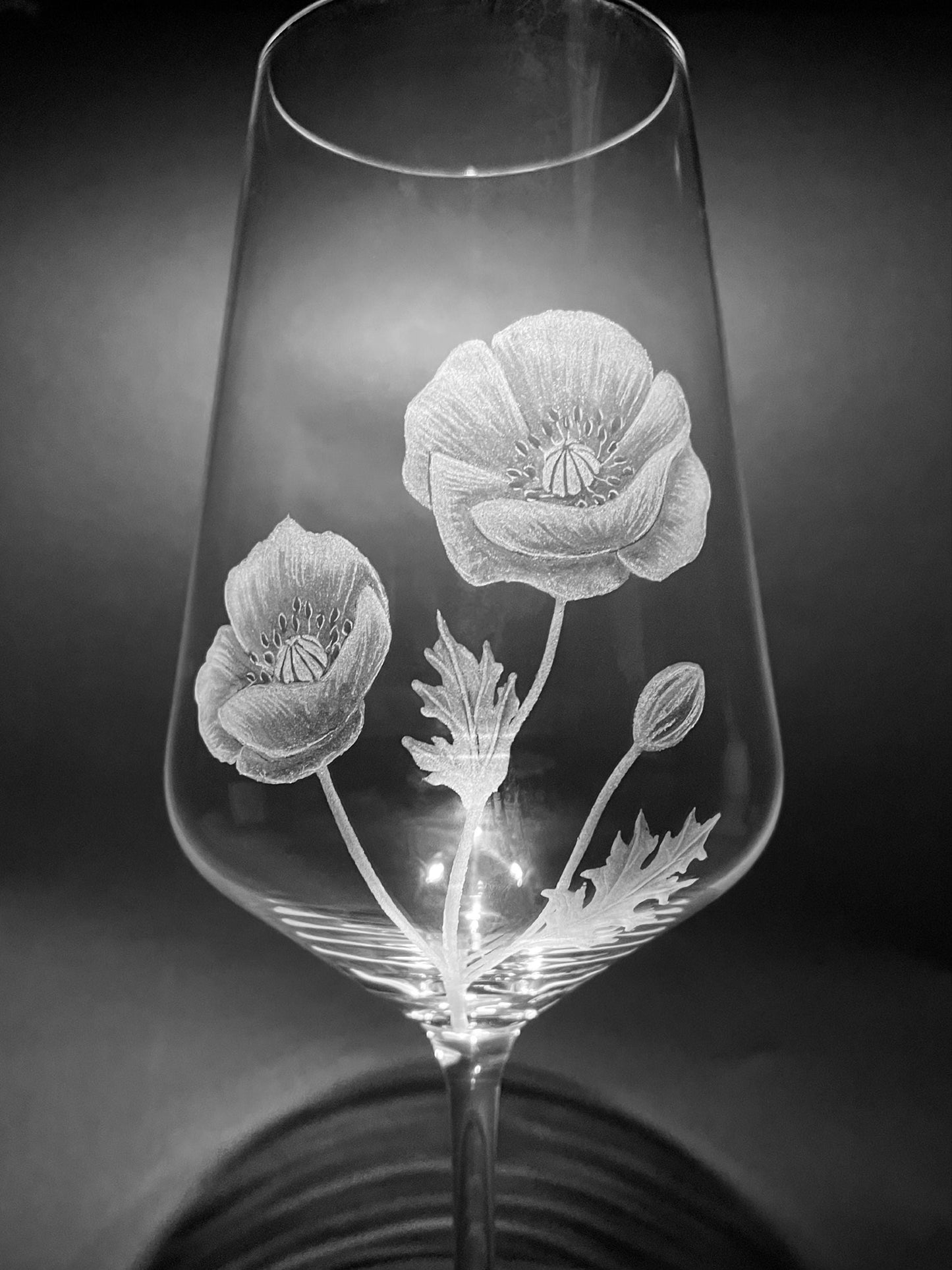 Hand Engraved Poppy Wine Glass – Remembrance & Floral Gift