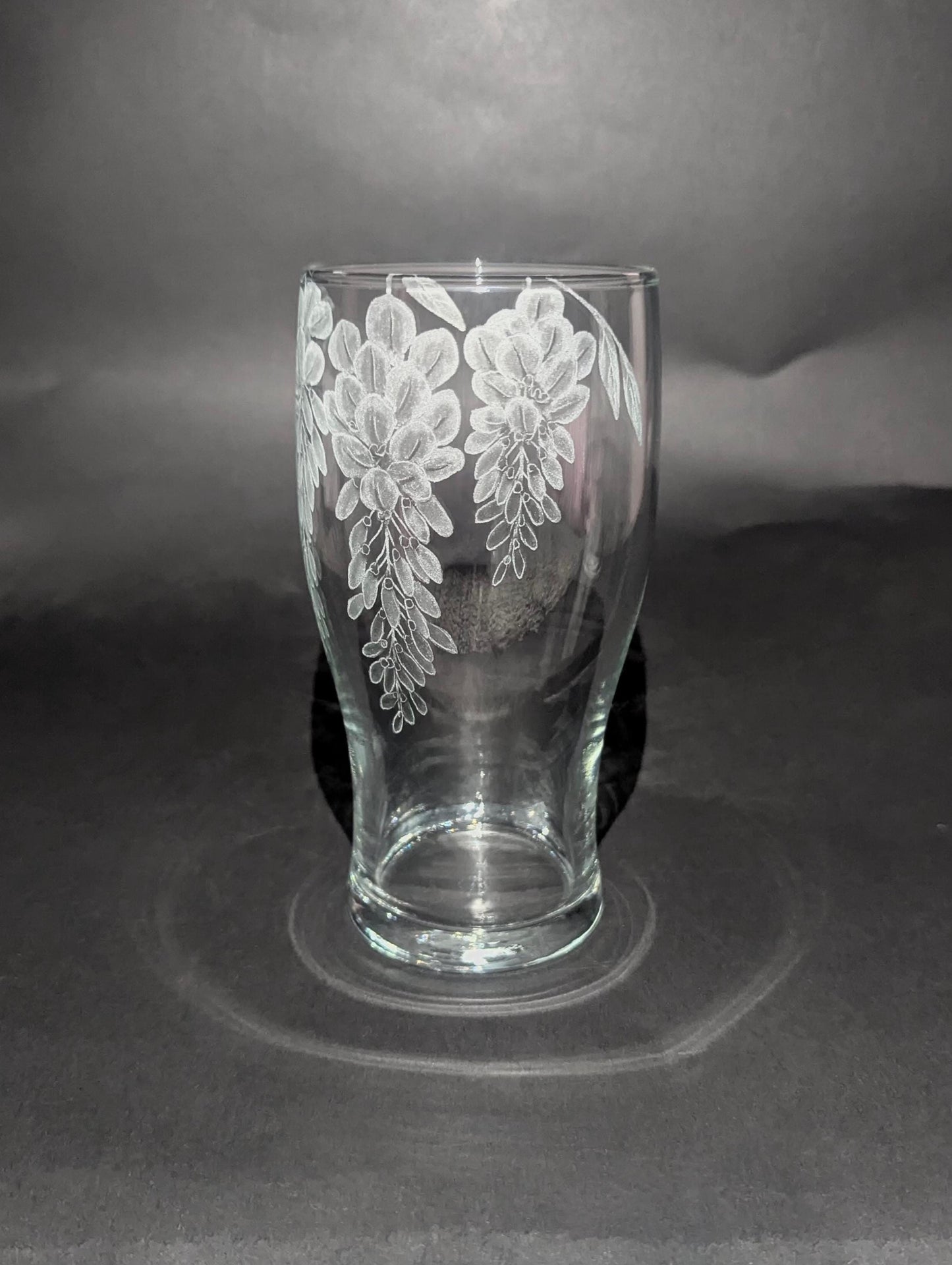 Hand Engraved Wisteria Flowers Pint Glass - Wisteria Gifts
