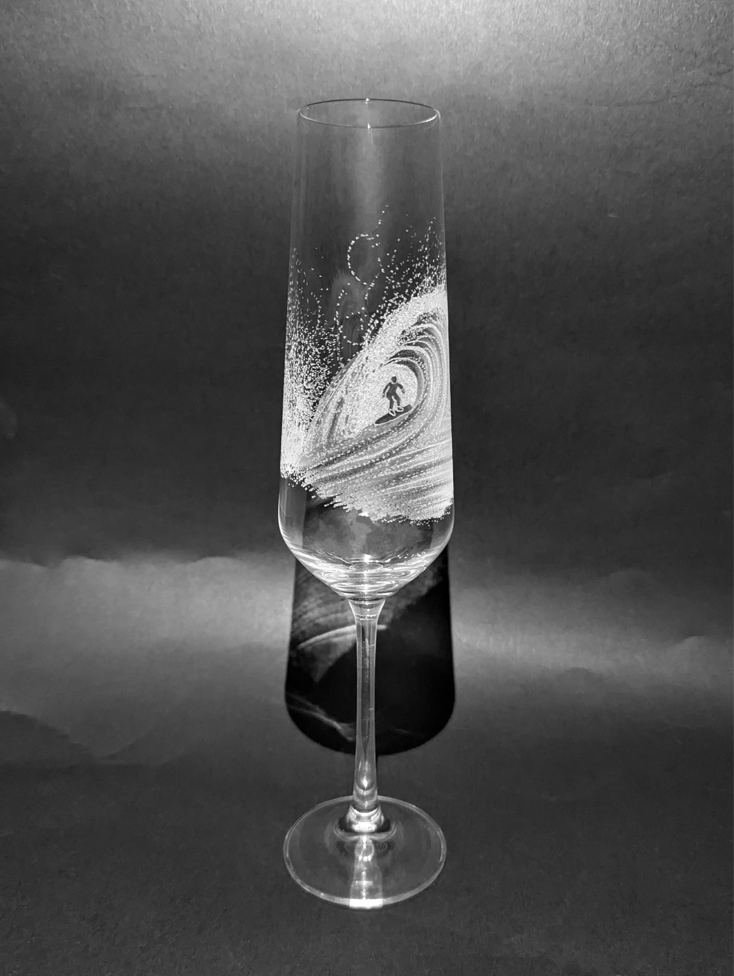 Hand Engraved Ocean Wave Champagne Flute – Personalised Surfing Gift