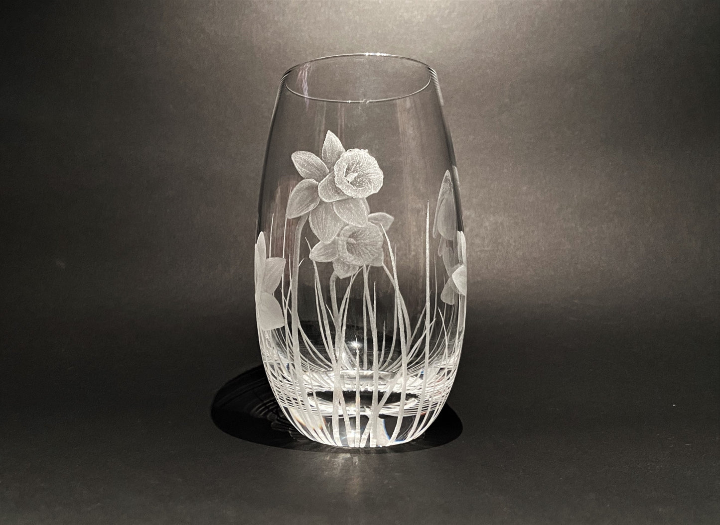 Hand Engraved Daffodil and Robin Vase - Robin and Flowers Gifts